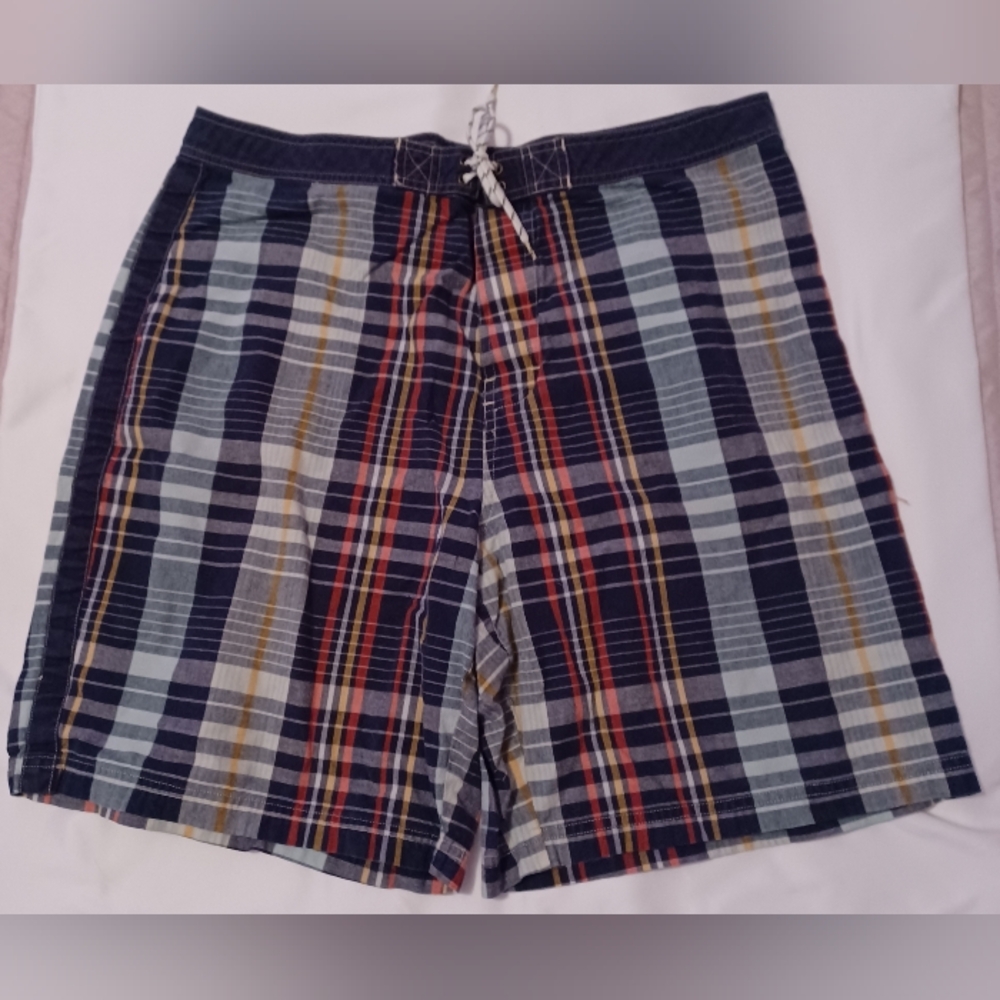 Old Navy Retro Men's Lg Plaid Board Shorts. Unlined swim trunks, drawstrings